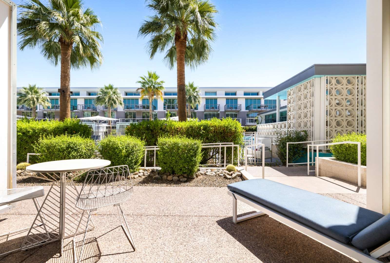 Cabana Premium Guestroom Patio