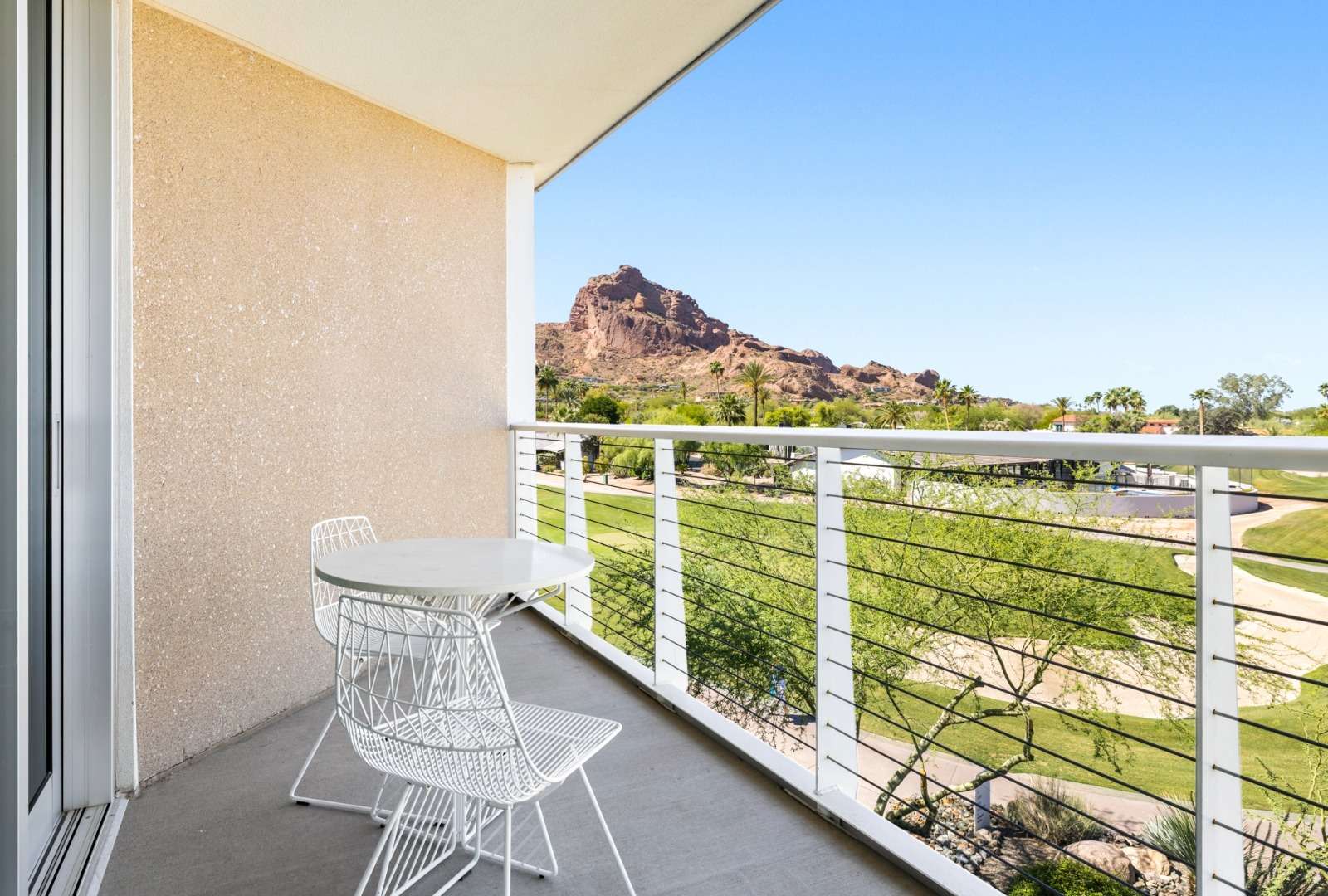 Signature Premium King Guestroom Balcony